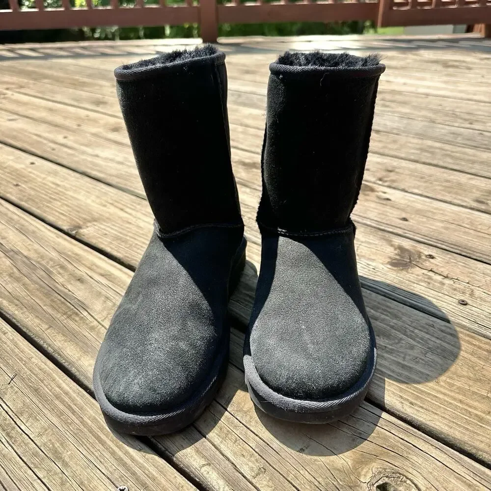 UGG CLASSIC II BOOT BLACK SUEDE SHEARLING LINED WOMENS 8 Great Shape!
